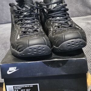 Nike Air Foamposite One Black Sneakers